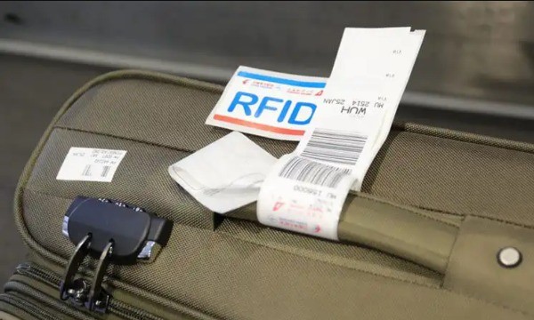 RFID-Revolution im Flugverkehr: Intelligente Gepäcksysteme lösen das Problem des verlorenen Gepäcks.
