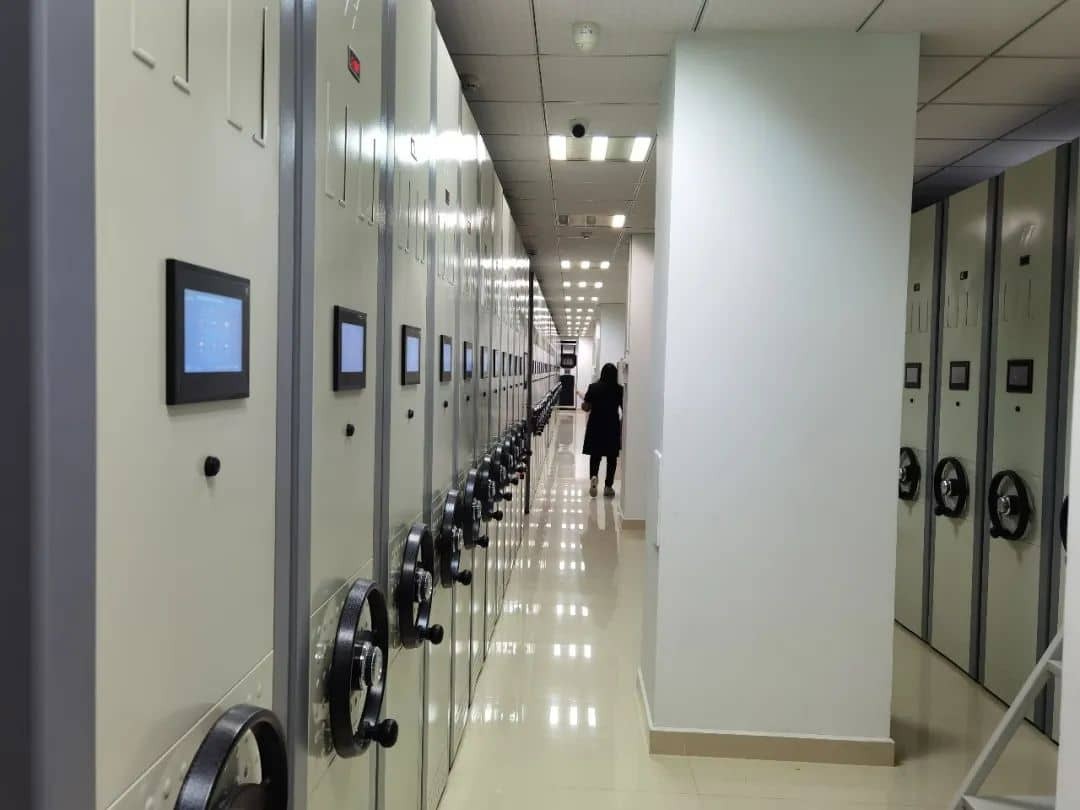 Intelligente Justizarchive: Nutzung von RFID für eine sichere und nachvollziehbare Verwaltung von Gerichtsdokumenten