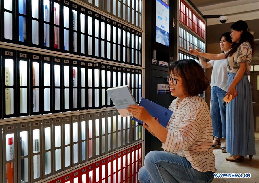 Intelligentes Bibliotheksmanagement: RFID ermöglicht Selbstbedienung bei Ausleihe, Rückgabe und schneller Bestandsverfolgung